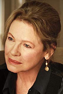 How tall is Dianne Wiest?